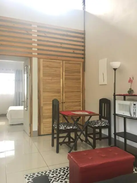 Conveniente ubicación en zona muy silenciosa Apt 3