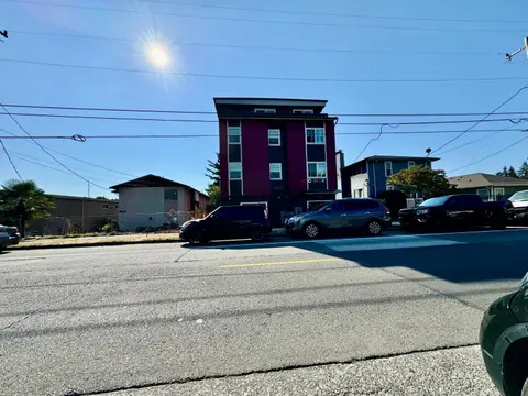 Brand new Apartment with Extra Sofa Bed, air conditioning, 15 mins to Alki Beach and Downtown Seattle and 19 mins to SeaTac Airport