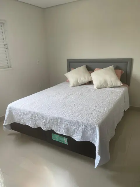 Comfort and Style White Queen II