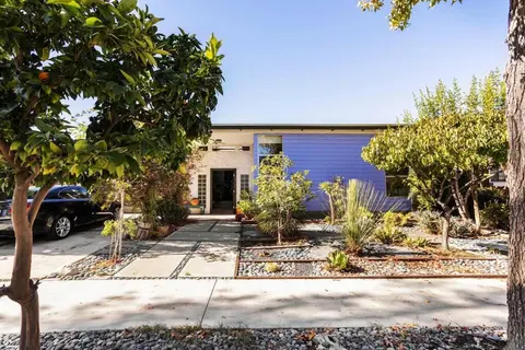 Lovely one bedroom guest house in Encino village