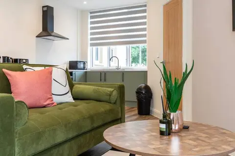 Loft - Deluxe Studio Apartment 2