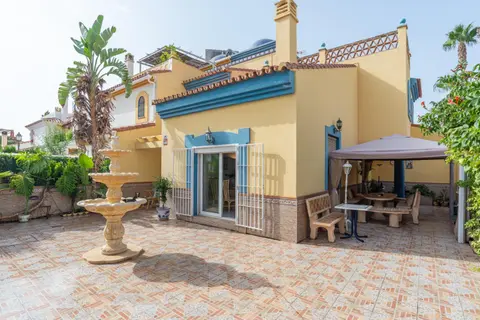 13 Guest Villa 3 min Walk to Beach BBQ Cinema Perfect for Groups