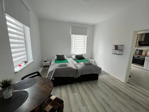 Apartment, Ferienwohnung- Bad-Küche- Parkplatz