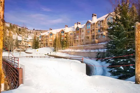 Highlands Lodge 201 by East West Hospitality