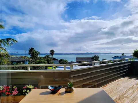 Sea view 5 bedroom holiday house
