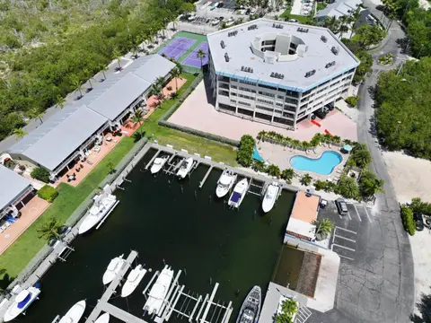 Villa Valbuena Aqua Vista Key Largo Marina Pickleball Remodeled 2025