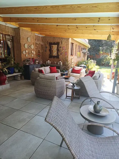 Kingbolt retreat guest house