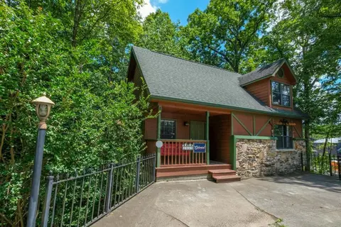 Gateway to the Smokies Your Door to the Mountains