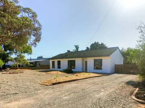 Renovated 3BD with pool and spa bath