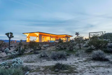 Mojave Rosa By The Cohost Company