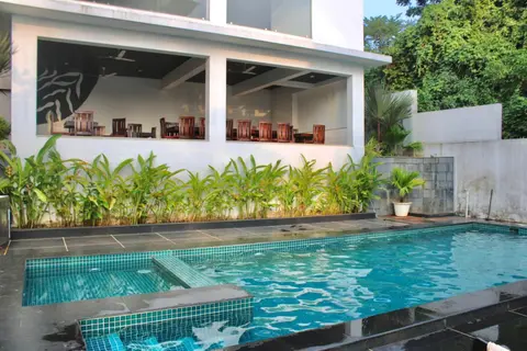 Candolim Balmond