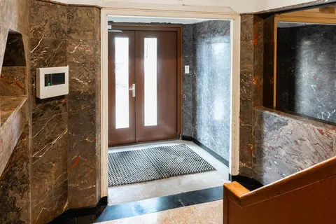 Cozy Room w Shared Kitchen, Fast WiFi Near Station