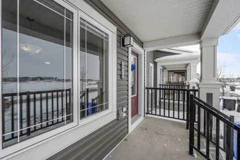 Top Rated Home with Private Garage, Near Airport, Free Banff Pass, Netflix, Sleeps 8