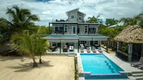 Conmigo Villas - 6 Bedroom Beachfront w Pool