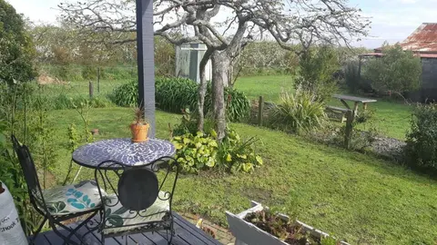 Havelock North Cottage on Organic Orchard