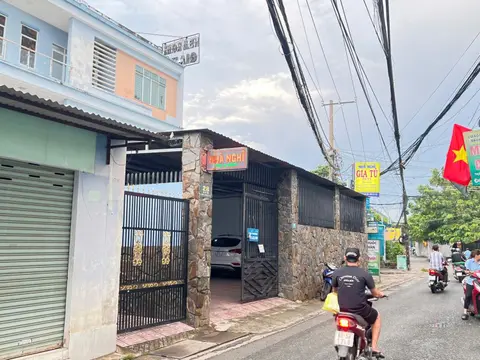 Gia Tú Hotel