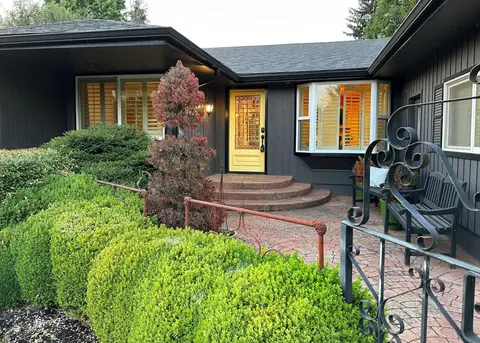 The Reunion Game House