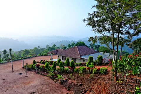 MitlyTree Homestay with Mountain View