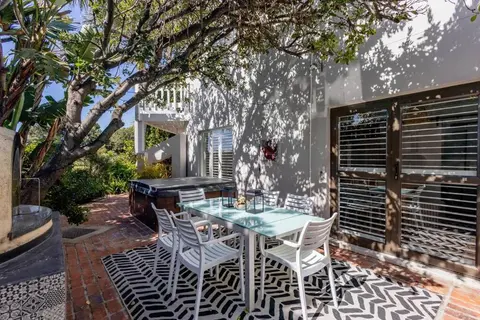 Plett Holiday Stay with Hut Tub ,Pizza Oven and Views