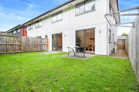 Spacious Stunner! Central, King Bed -By KOSH BNB
