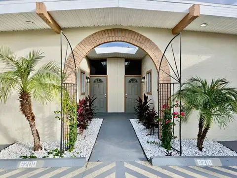 Newly Renovated 3BR2BA , Great Location
