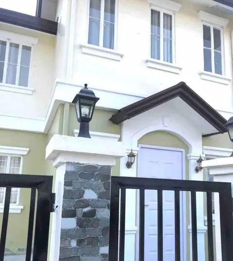 Modern Home Near MOA and NAIA