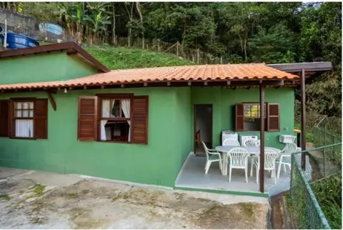 Hostel Demuner House