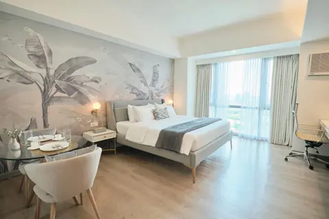 BGC Suite with Golf Course View