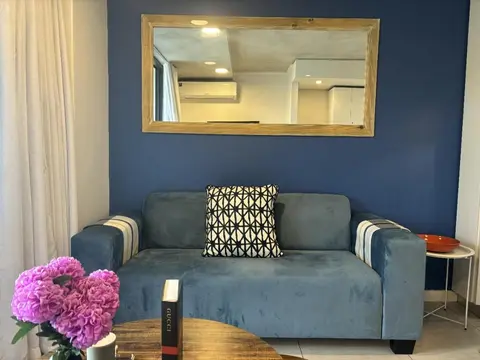 Hugos Seaside Haven E210