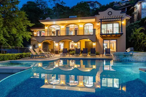 Casa Ilan Ilan Luxe 5br Villa Bay View