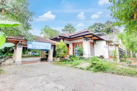 OYO 94009 Homestay Ndalem Kademangan