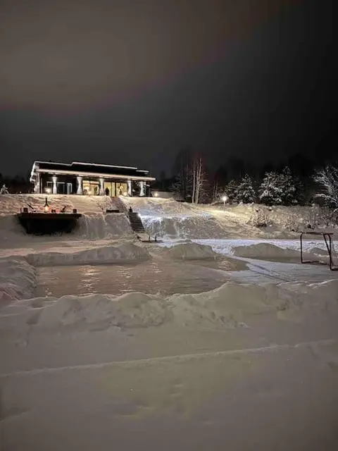 Luxury Arctic Villa With Hot tube & Stunning River View