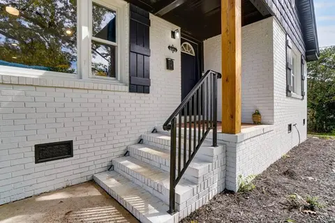 3BR Charlotte Getaway, Hot Tub & Mini Golf Fun