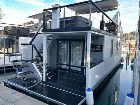 Floating Sea House SHARK 2