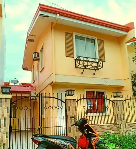 Affordable- VS Homestaycation!