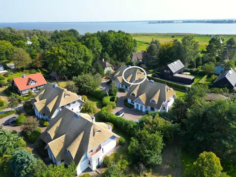 Idyllische Fewo unter Reet am Wasser, Wieck Darß