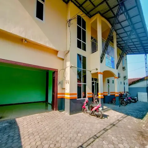 Djati Homestay Redpartner near Gor Djarum Kudus