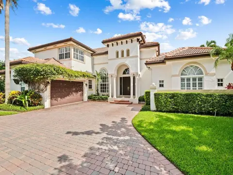 Private Luxury Waterfront Mansion I Heated Pool and Hot Tub