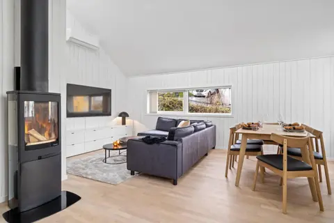 STYLISH TOWNHOUSE - Cozy Winter Garden & Fireplace