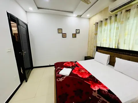 Cozy comfortable Guest house Bahria town phase 3
