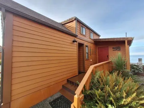 OceanFront Cabin 10, Jacuzzi & Breathtaking Views