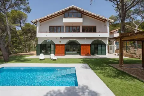 Villa Can Reig Tamariu, next to the beach