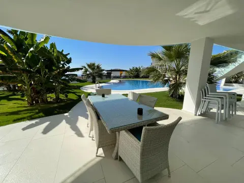 Villa Yalcin Poolfloor