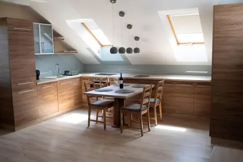 Corner Pearl