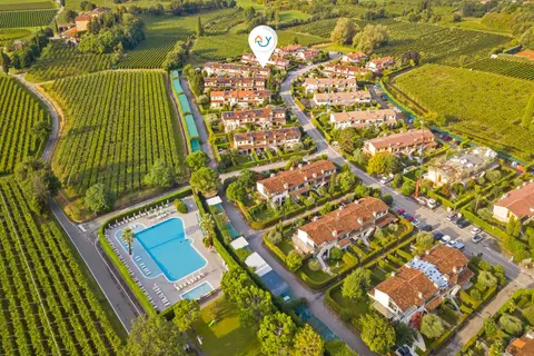 Casa Zini- Apartment with Shared Pool & Garden - Happy Rentals