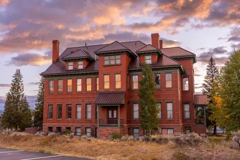 Historic Mountain Loft with GREAT Views