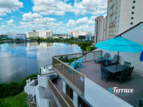 TerraceOnTen Aqua Penthouse - Private Rooftop Terrace with Fireworks View, Central Location, Kitchen