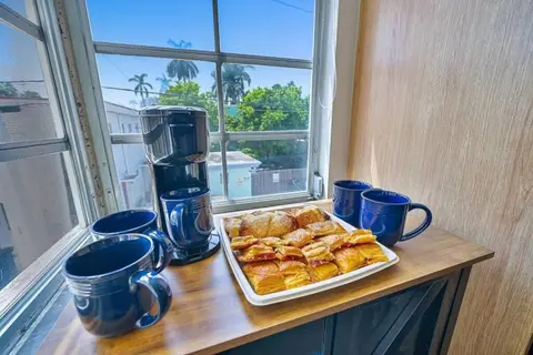 Superb Condo For 8 Near Ocean