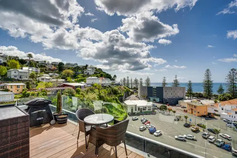 Seabreeze Penthouse - Napier Holiday Apartment