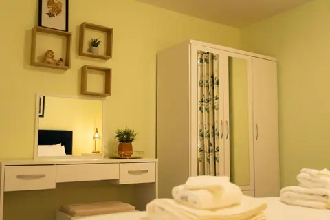 Albany Hideaway